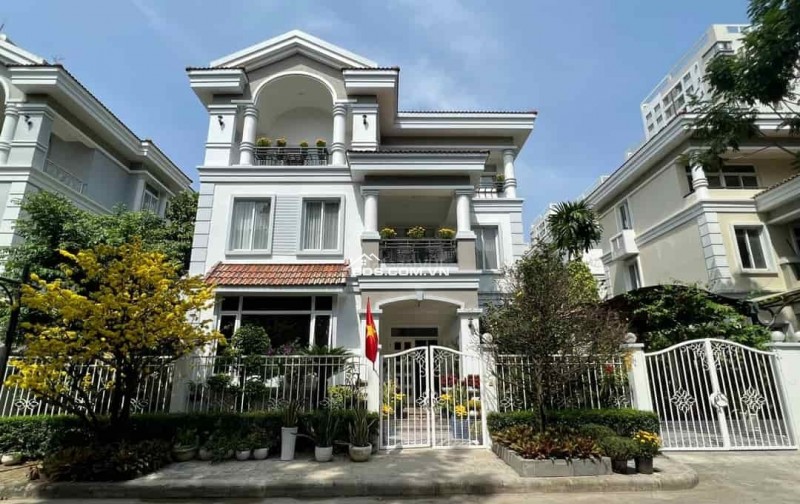 CHO THUÊ NHÀ NGUYÊN CĂN MẶT TIỀN PHÚ MỸ HƯNG, QUẬN 7